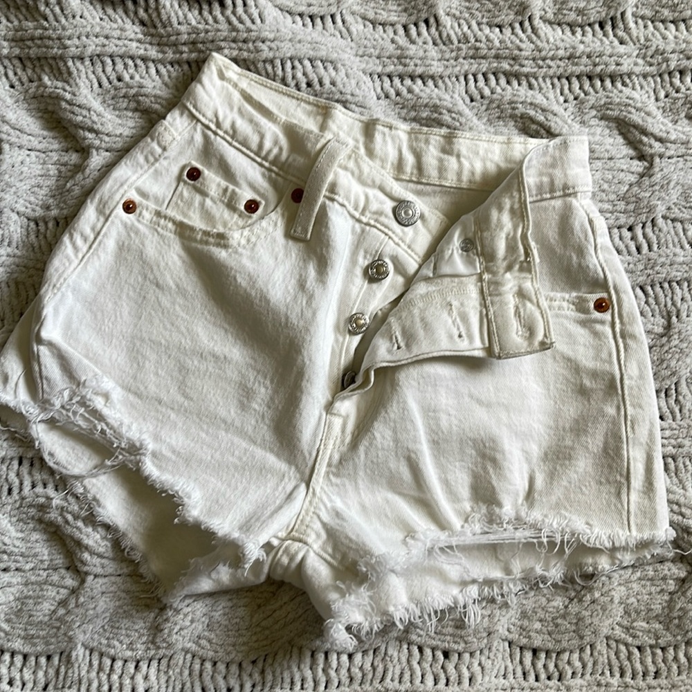 Levi’s white cutoff shorts